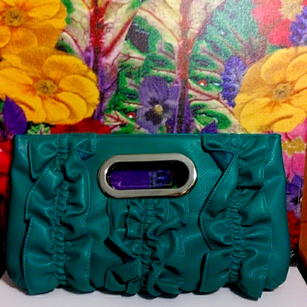 Green Faux Leather Ruffle Clutch New w/o Tags